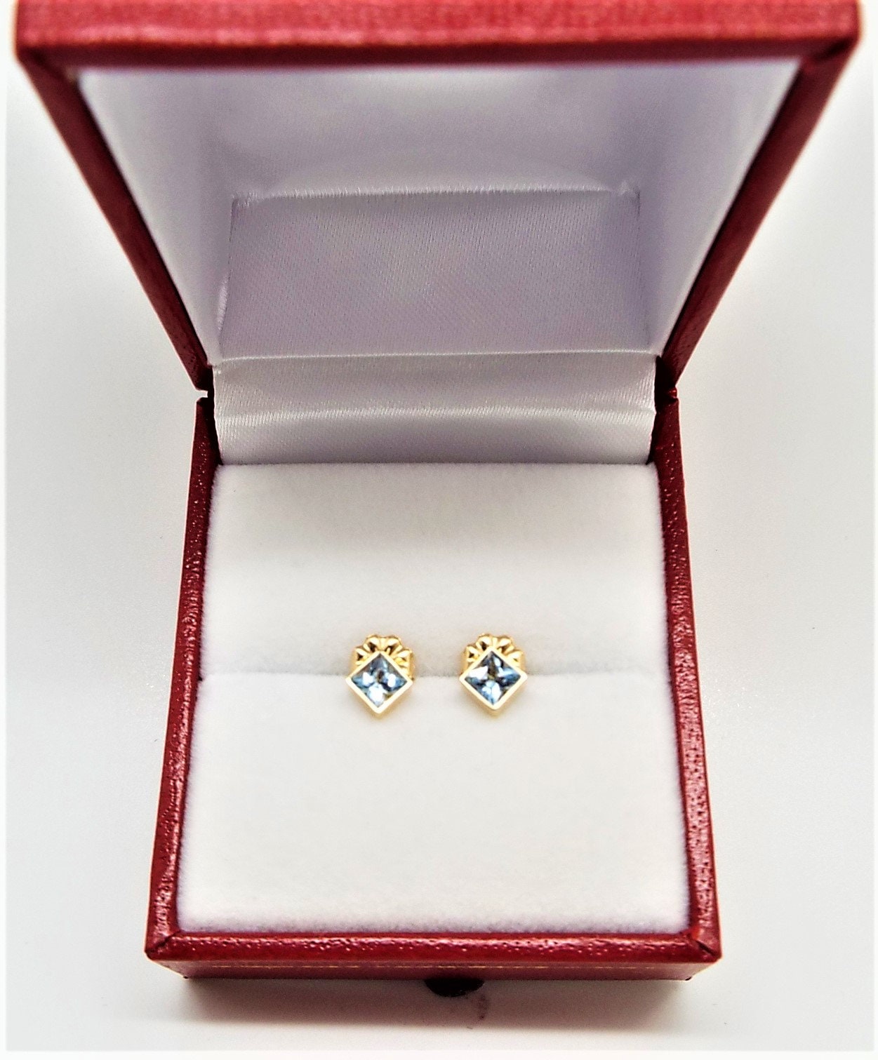 14k Gold Aquamarine Stud Earrings: March Birthstone (3.5mm)