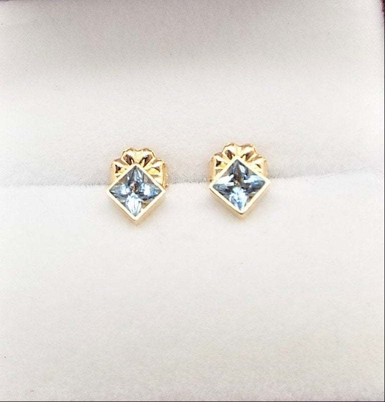 14k Gold Aquamarine Stud Earrings: March Birthstone (3.5mm)
