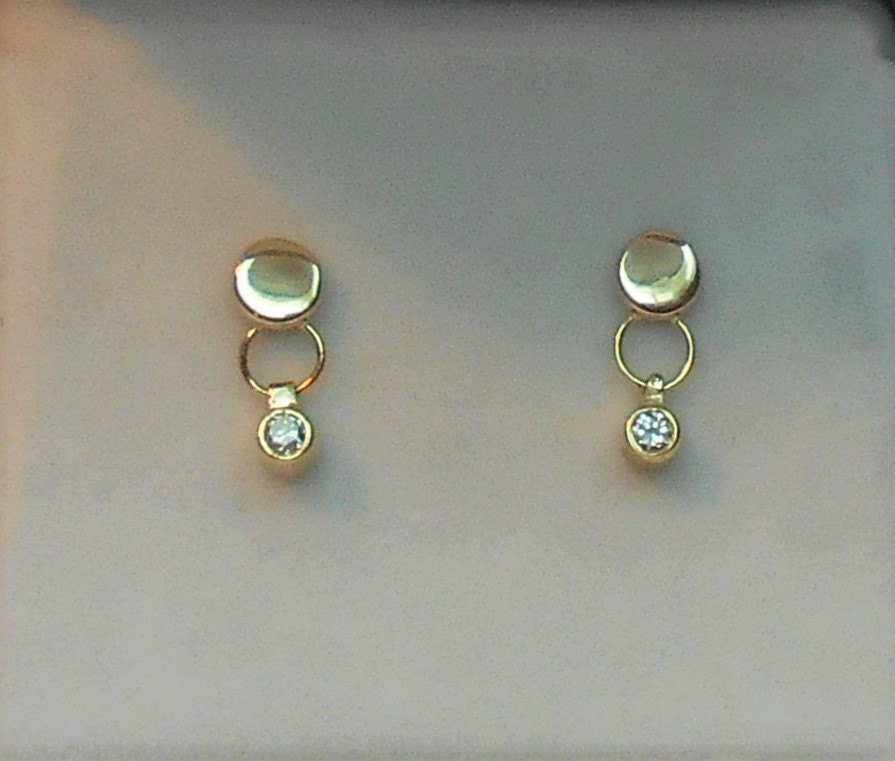 14k Yellow Gold Diamond Dangle Earrings: .10ct SI1