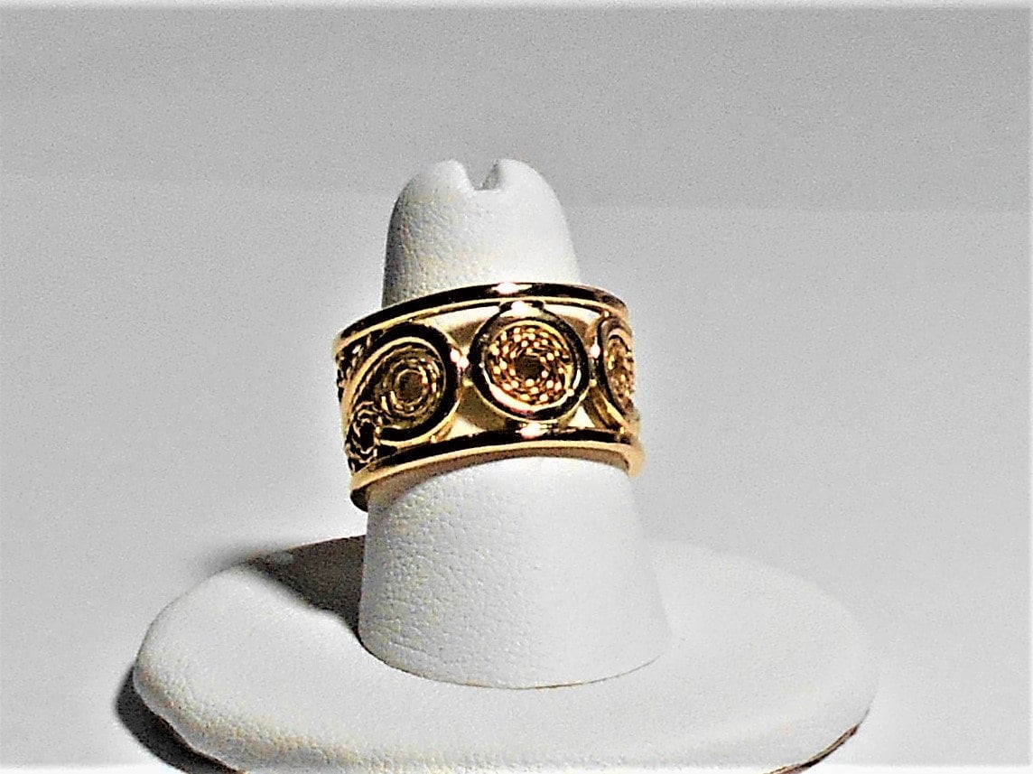 Handmade 14K Gold Filigree Wedding Band Ring