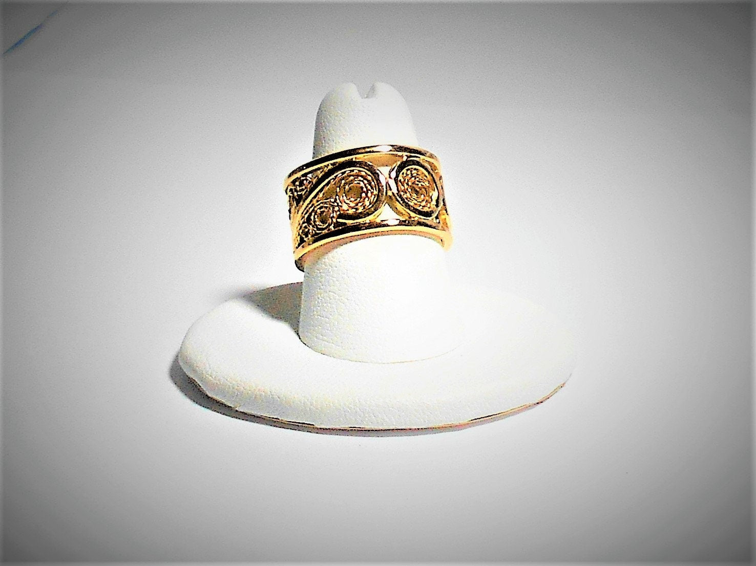 Handmade 14K Gold Filigree Wedding Band Ring