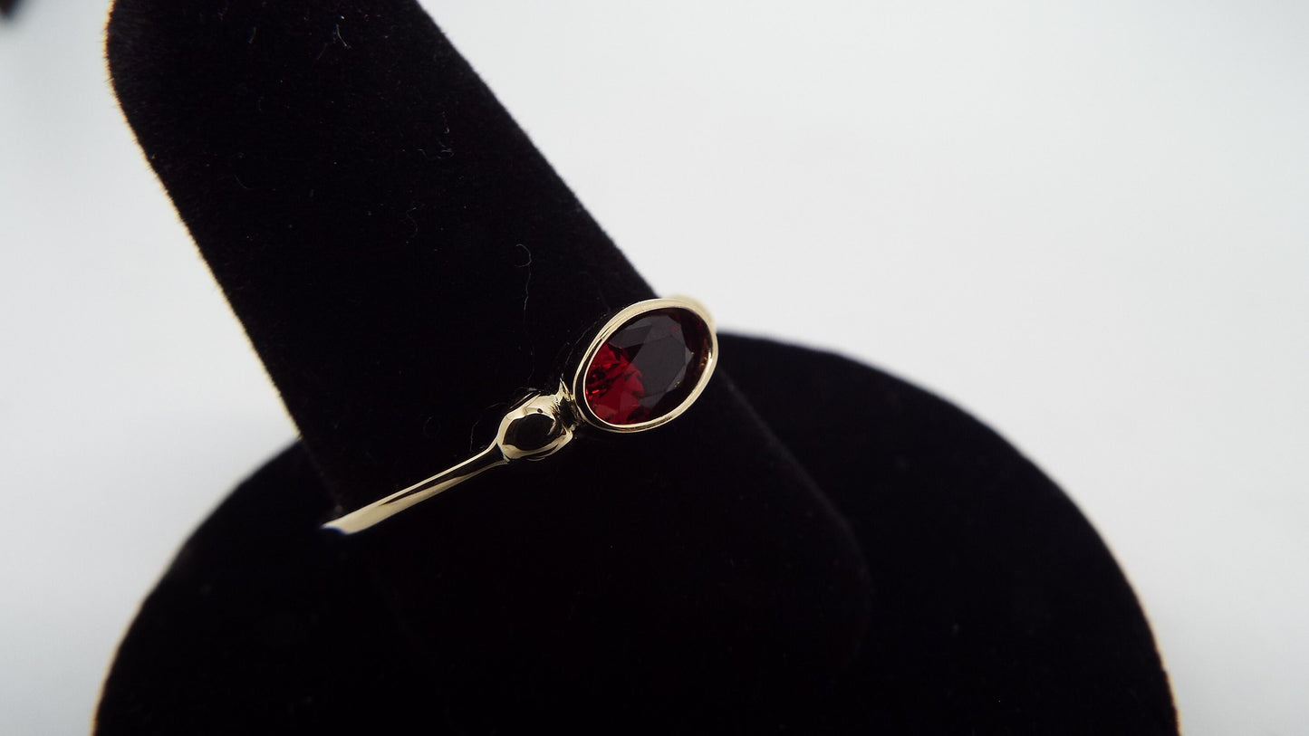 14k Gold Mozambique Garnet Ring: Art Deco January Birthstone