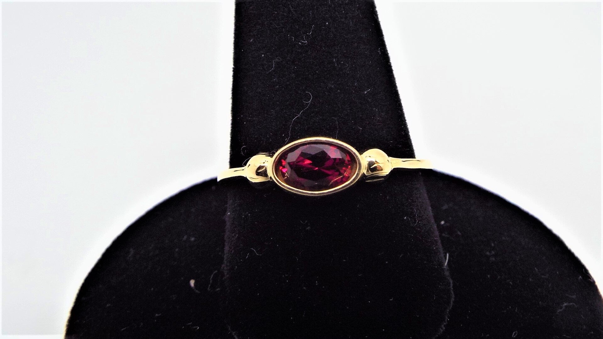 14k Gold Mozambique Garnet Ring: Art Deco January Birthstone